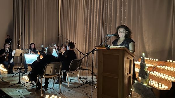 Gyertyafényes koncert jótékonysági sütivásárral