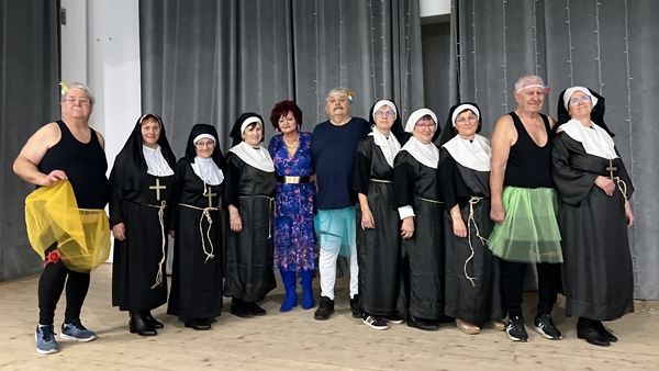 Apácák ropták a nyugdíjas farsangon