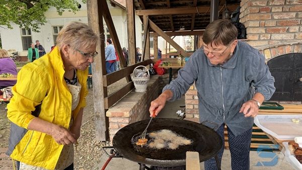szalma_gyertya_kiallitas_kistelek_20260604_ck_001