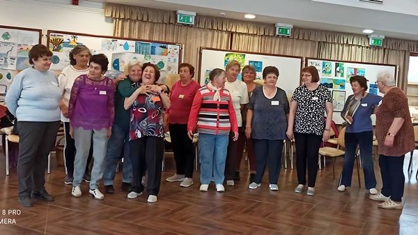 Az egészségért (is) táncolnak a kisteleki nyugdíjas klubban
